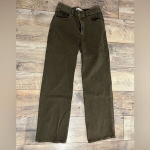 Abercrombie & Fitch high rise 90’s relaxed jean. Regular length. Brown.